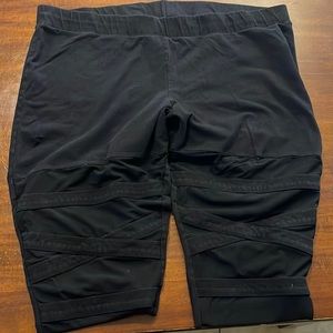 Torrid size 4 mesh leggings